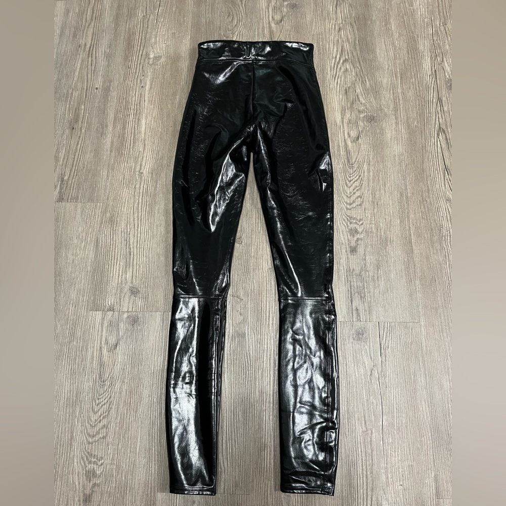 SPANX Women's Faux Patent Leather Shiny Leggings EUC XS Tall - Picture 3 of 11